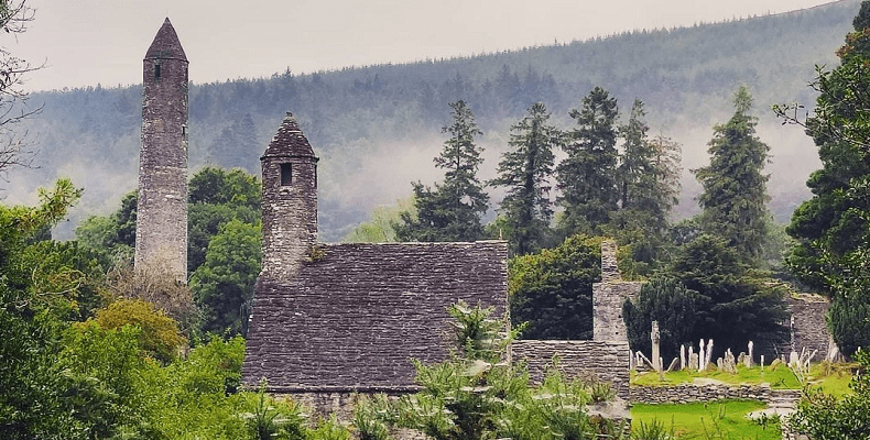 tour a glendalough da dublino in italiano